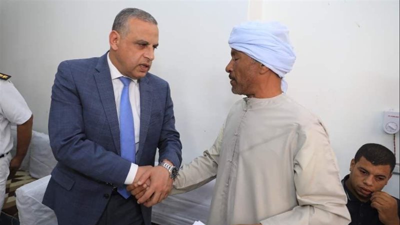 محافظ سوهاج يؤدي