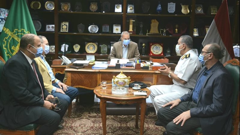 محافظ القليوبية يعقد