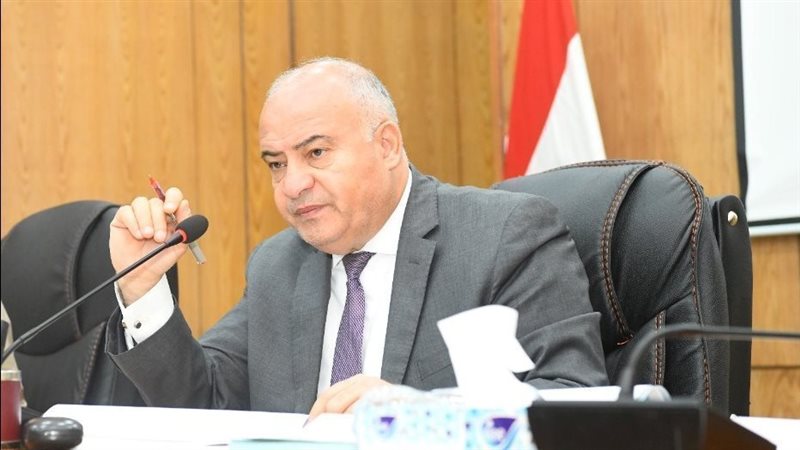 محافظ قنا