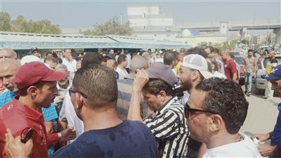 شيبة يتلقى العزاء في وفاة شقيقة بمقابر العائلة بالإسكندرية 