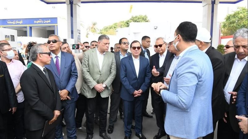 محافظ القليوبية ووزير
