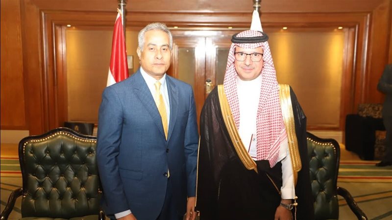  وزير القوى العاملة