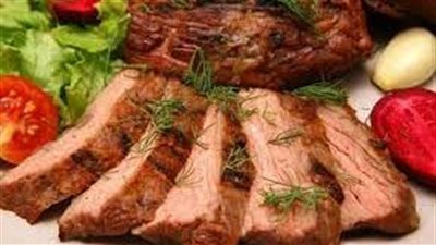تفسير حلم أكل اللحم في المنام وعلاقته بالضيق والمرض وقطع الرحم 