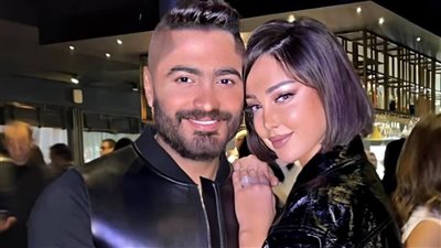 بعد شائعة الانفصال.. سر حب تامر حسني لزوجته بسمة بوسيل 