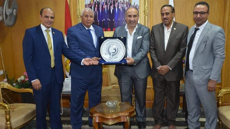 محافظ الوادي الجديد