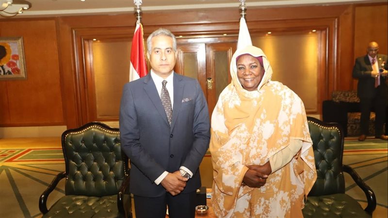 اجتماع وزير القوي