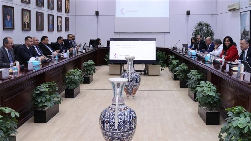 وزيرا السياحة والاتصالات