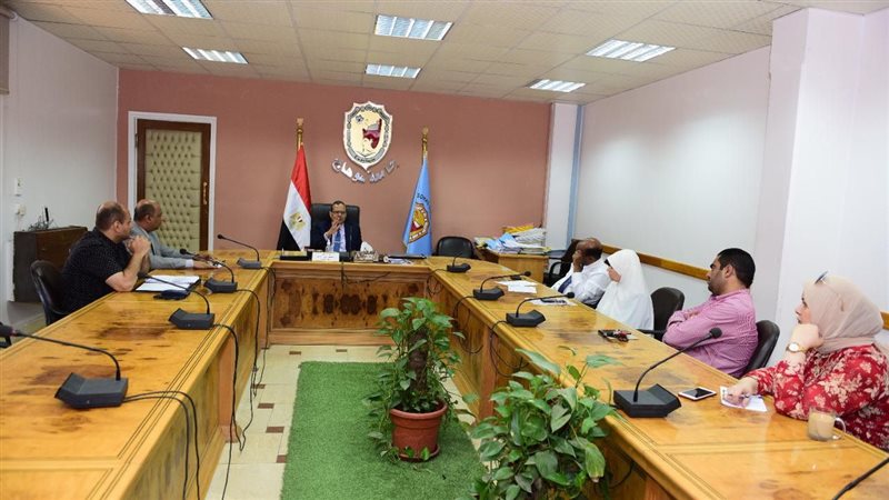 الدكتور مصطفي عبد