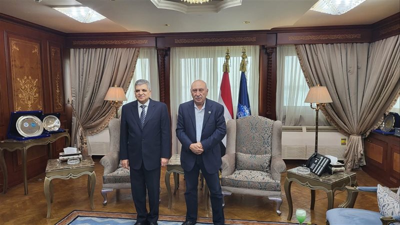 أسامة ربيع يستقبل