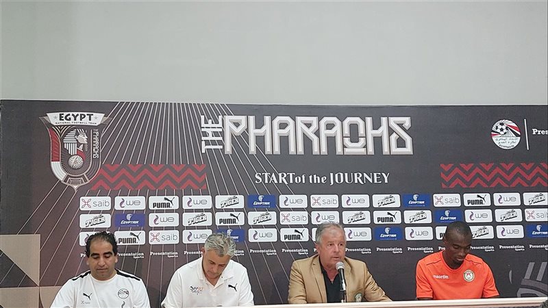 المؤتمر الصحفي لمدرب