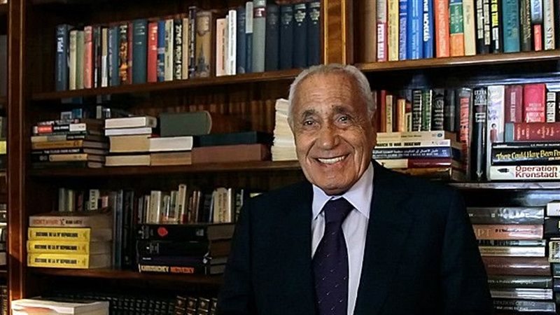 الكاتب الصحفى محمد