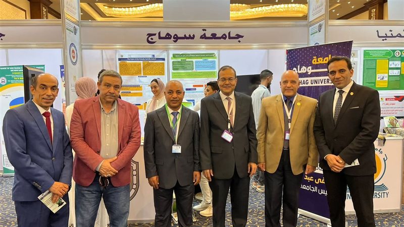 الدكتور مصطفى عبد