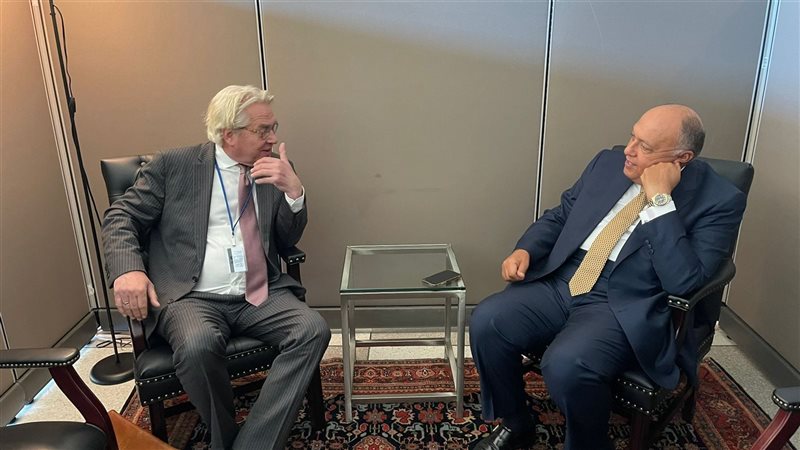 سامح شكري مع منسق