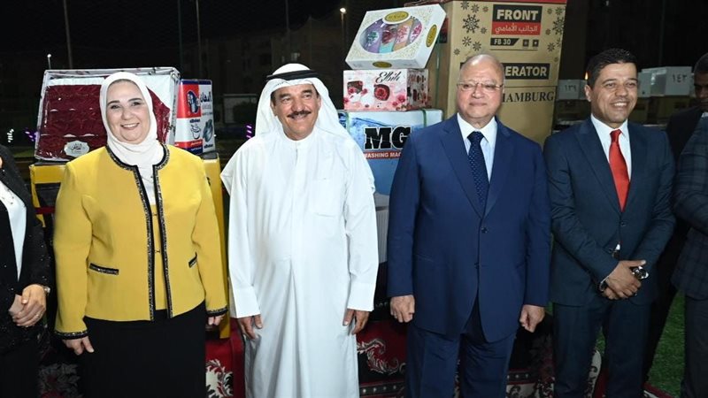 رجل أعمال مصري يتكفل