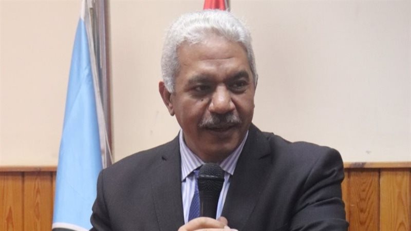 الدكتور محمود صديق،