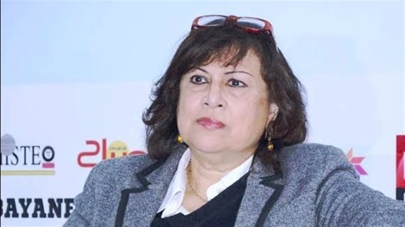 الكاتبة هالة البدرى