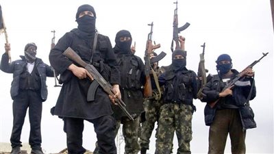بسبب التضييق الأمني ونقص المكون البشري.. داعش يلجأ إلى تغيير نمط القيادة 