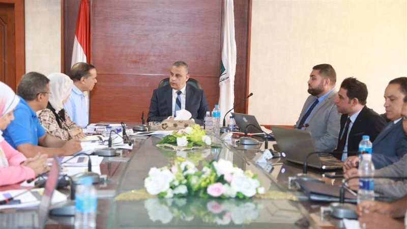 محافظ سوهاج خلال