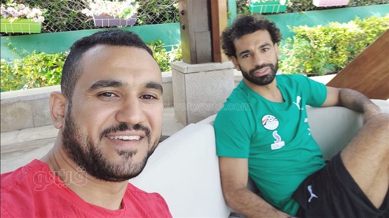 لقاء محمد صلاح وبلدوزر