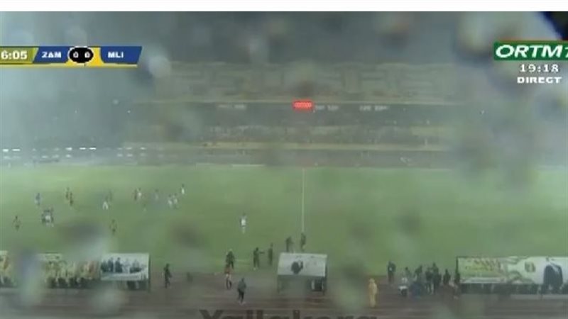 عاصفة قوية تلغي مباراة