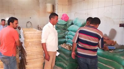 إحباط تهريب 27 طن دقيق.. وتحرير 10 محاضر تموينية ببني سويف