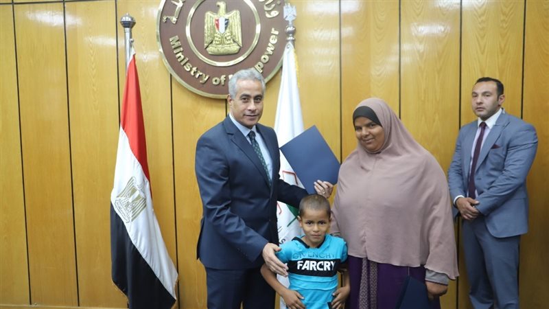 وزير القوى العاملة