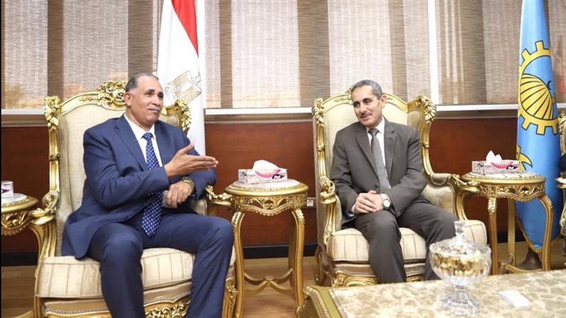 نقيب المحامين ومحافظة