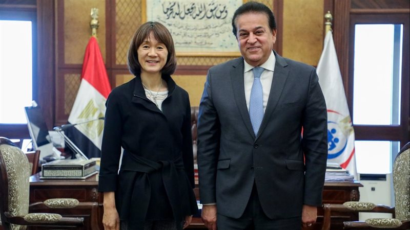 عبدالغفار يبحث مع