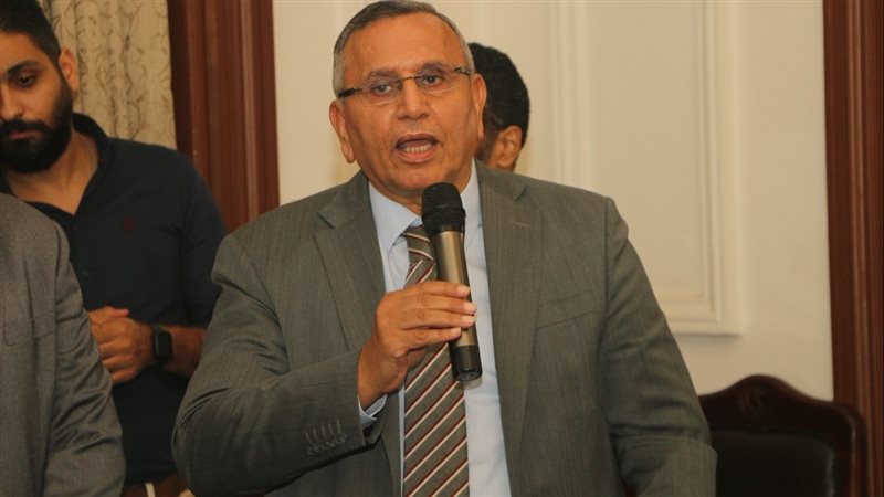 الدكتور عبد السند