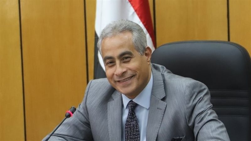 حسن شحاتة وزير القوى