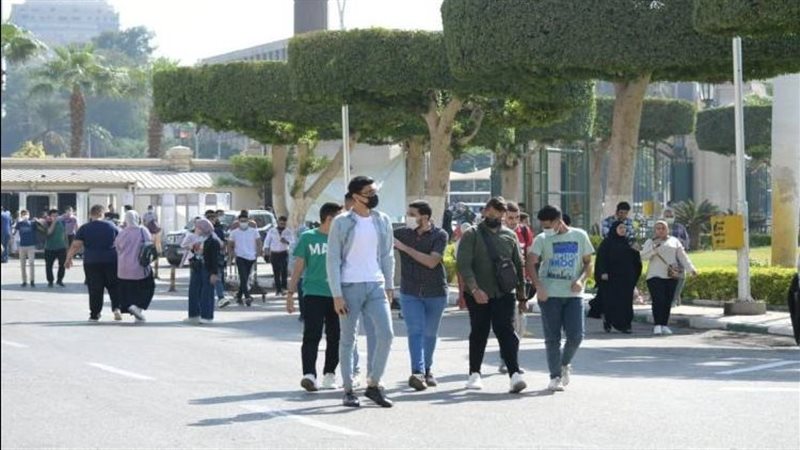 طلاب جامعية - صورة