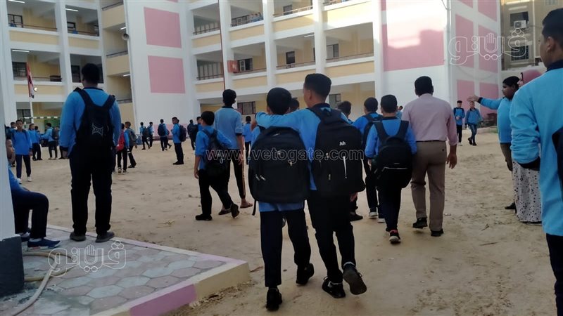 طلاب أسيوط يبدؤون