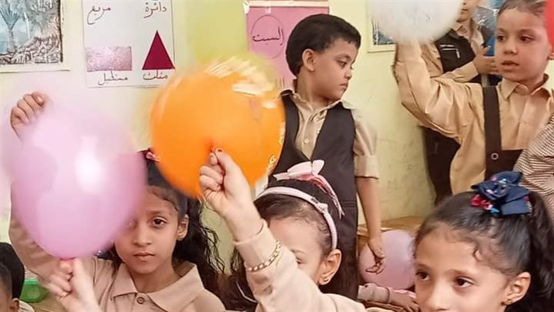 تلاميذ اسيوط بالبلالين