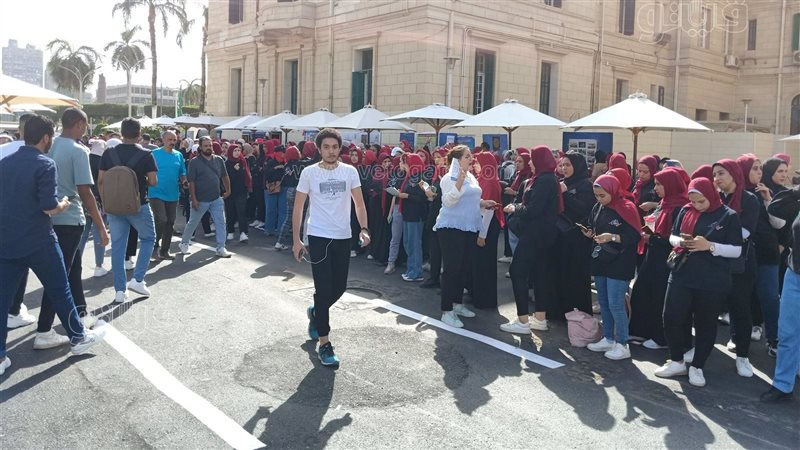 جامعة القاهرة تستقبل