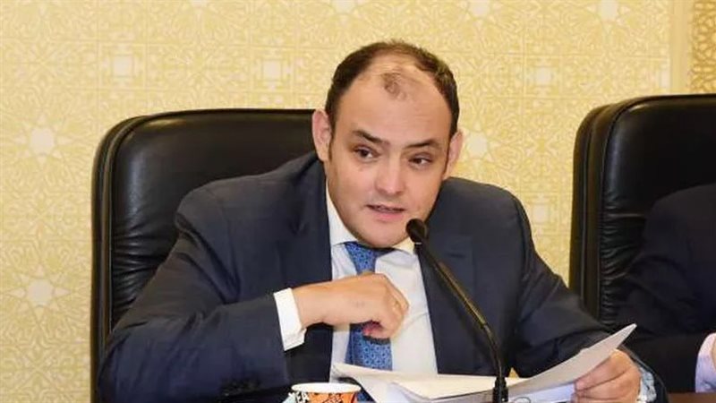 احمد سمير وزير الصناعة