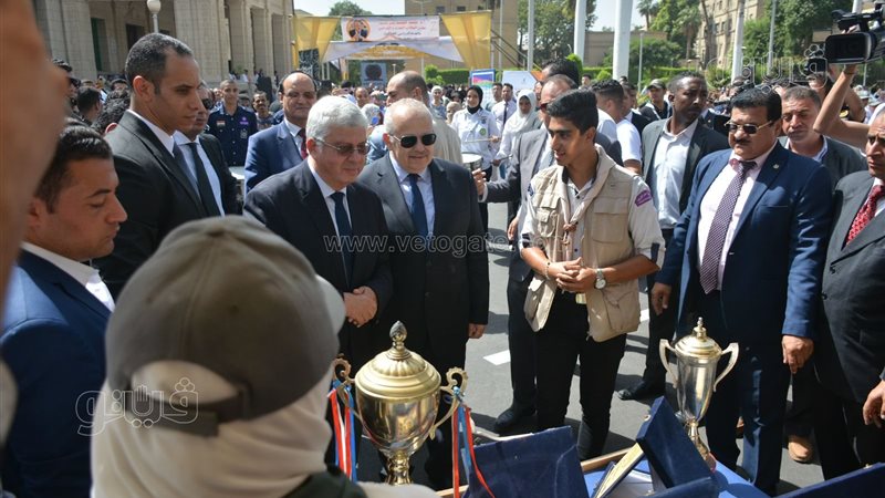 الدكتور أيمن عاشور