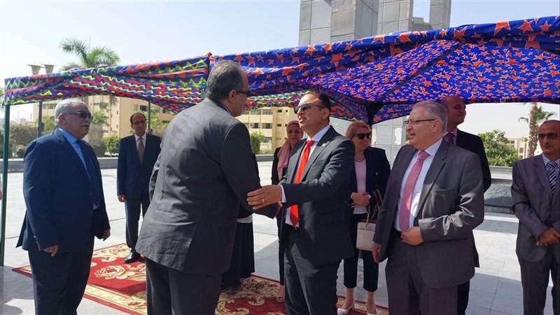  الدكتور السيد قنديل،