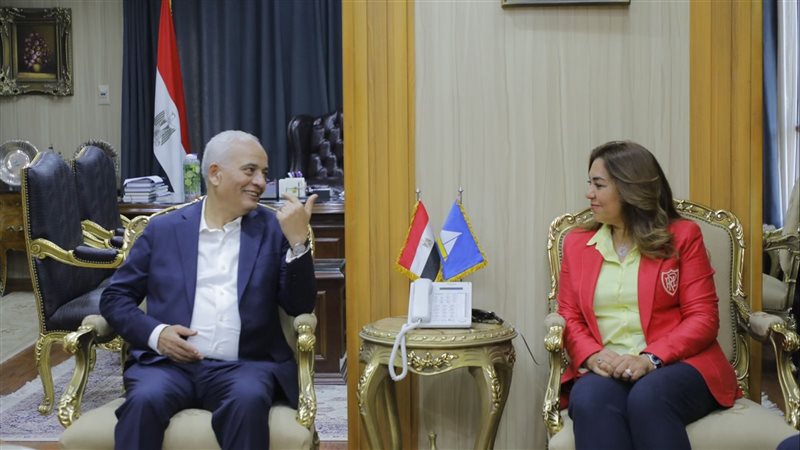 اجتماع محافظ دمياط