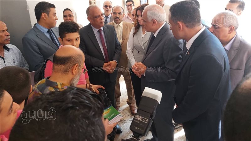 محافظ الجيزة يسلم