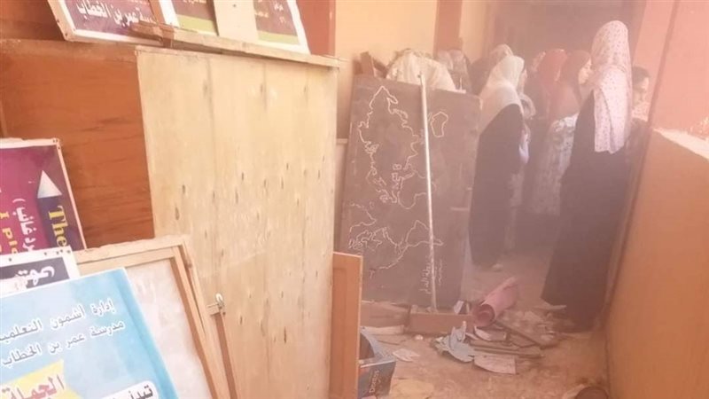 أولياء أمور يضطرون
