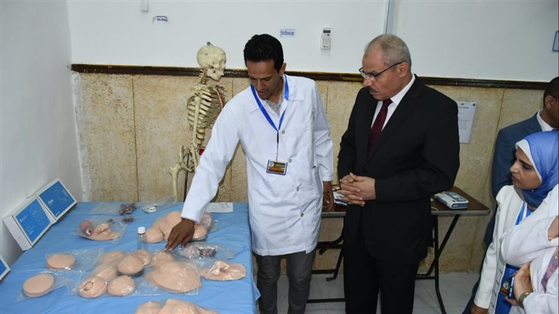 جانب من افتتاح المعامل