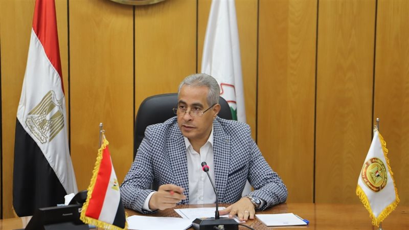 حسن شحاتة وزير القوى