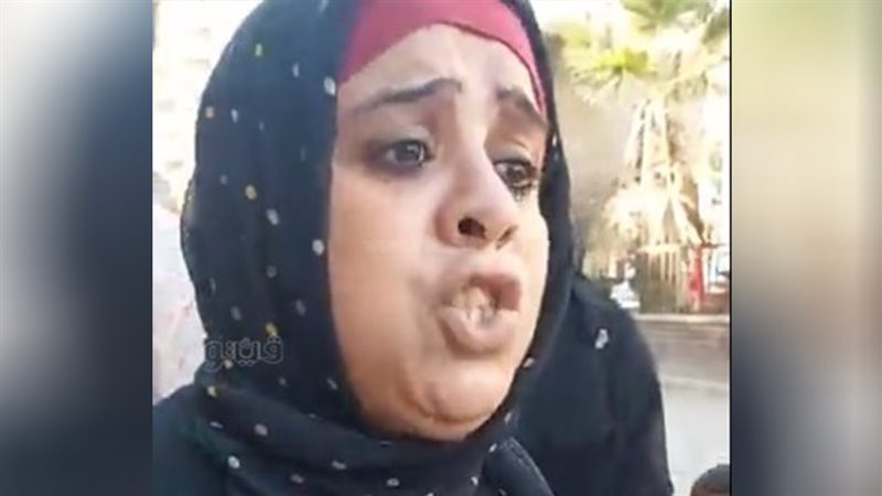 والدة طالبة بمدرسة