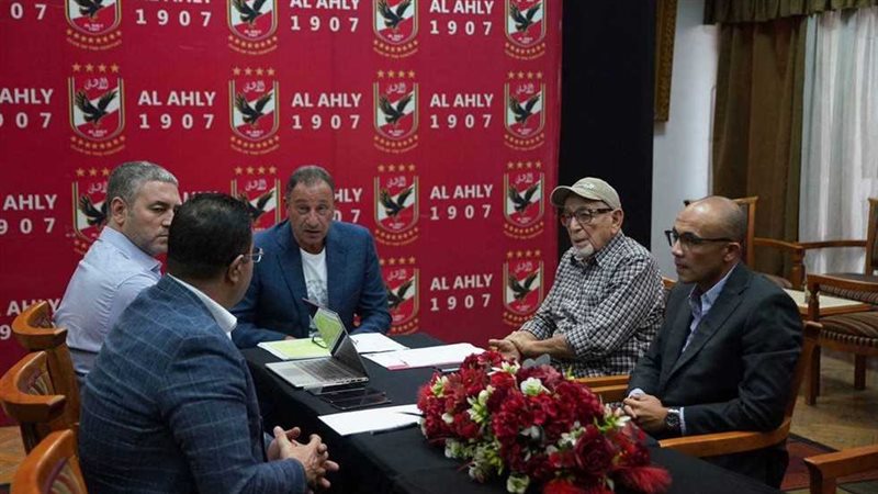 الخطيب وشركة الكرة