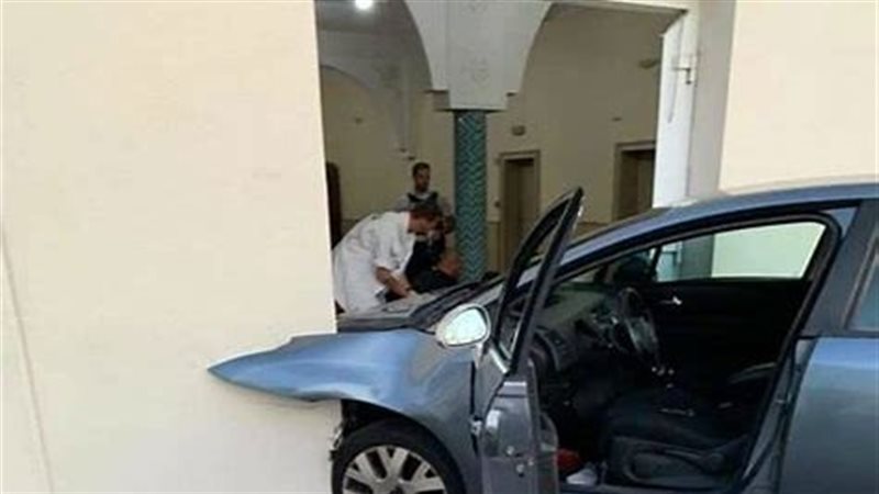 اقتحام طبيب لكومباوند