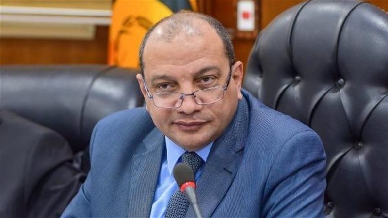 الدكتور منصور حسن