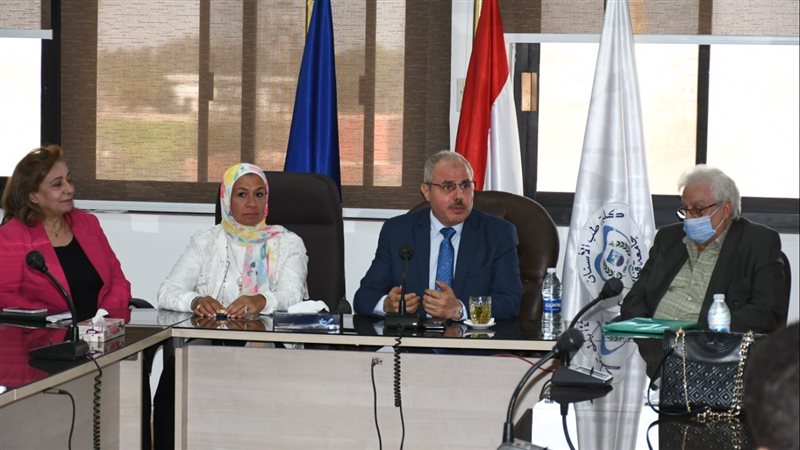  الدكتور ناصر مندور