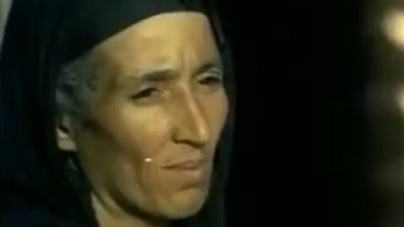 والدة أحد أبطال حرب