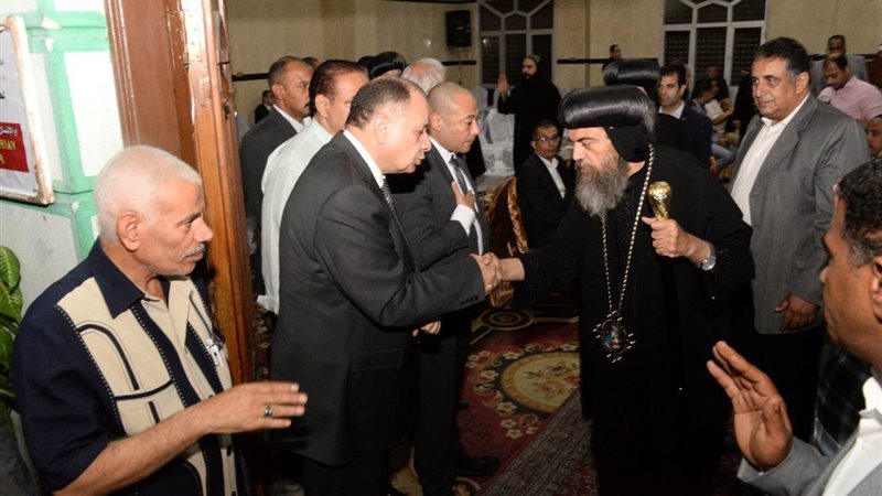 عزاء والدة محافظ