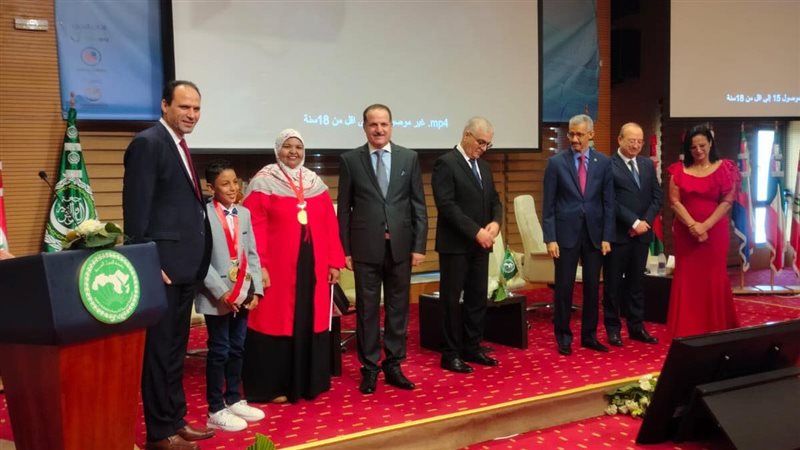 تكريم الفائزين بألاسبوع